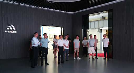 “國(guó)緣V3-2023江蘇企業(yè)籃球聯(lián)賽”揚(yáng)州站在邁安德集團(tuán)活動(dòng)中心開(kāi)賽