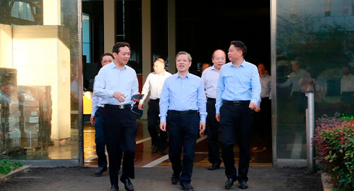 市人大常委會主任孔令俊一行蒞臨邁安德視察指導 市人大常委會主任孔令俊一行蒞臨邁安德視察指導